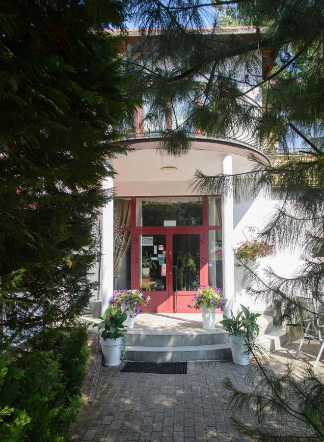 Centrum Ulan Spa ビトゥフ エクステリア 写真